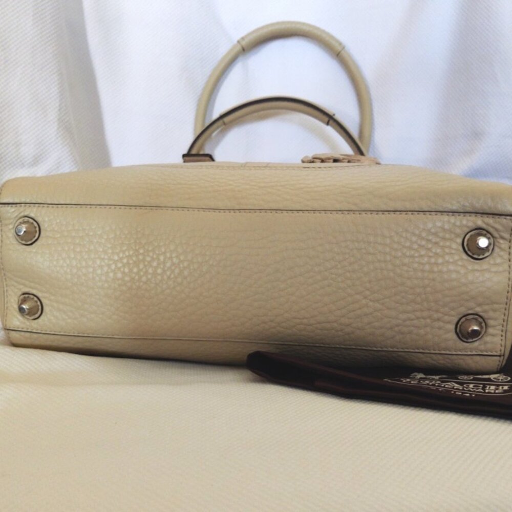 Coach Hamptons Pebbled Leather Medium Carryall Satchel in Sand/Silver, EUC - Picture 8 of 15
